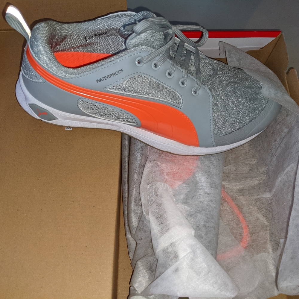 Women's Puma golf shoes